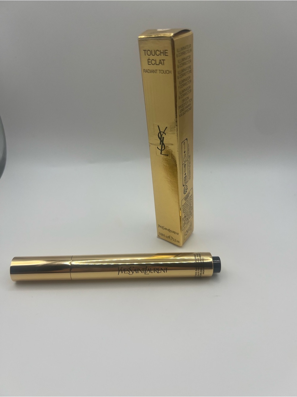 Yves Saint Laurent Gold Radiant Touch Highlighter Pen